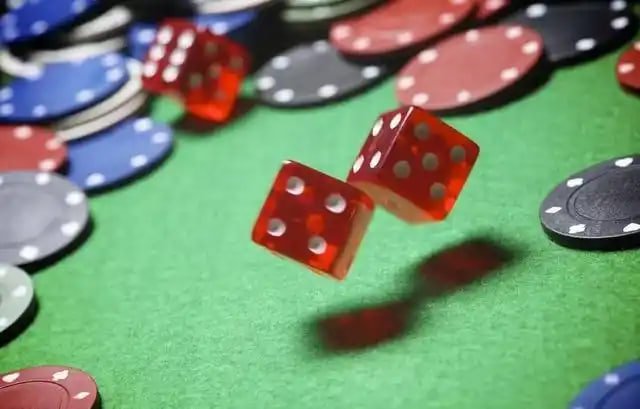 মোবাইলে 866 bet ড্রাগন টাইগার লাক গেম খেলার দৃশ্য